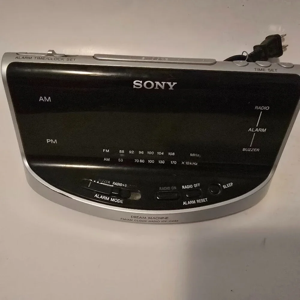 VTG Sony Dream Machine AM/FM Alarm Clock Radio Model ICF-C492-Tested